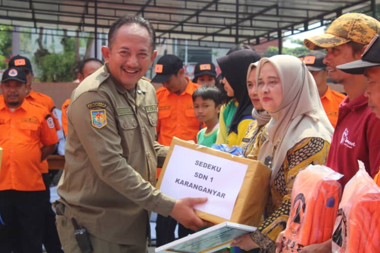 Peringati HKB 2025, Ratusan Siswa SD Ikuti Simulasi Bencana di Karanganyar