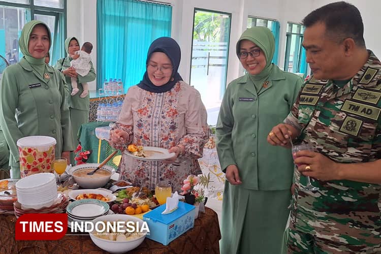 Peringati Hari Kartini dan HUT ke-79 Persit, Bengrah V Surabaya Gelar Lomba Memasak