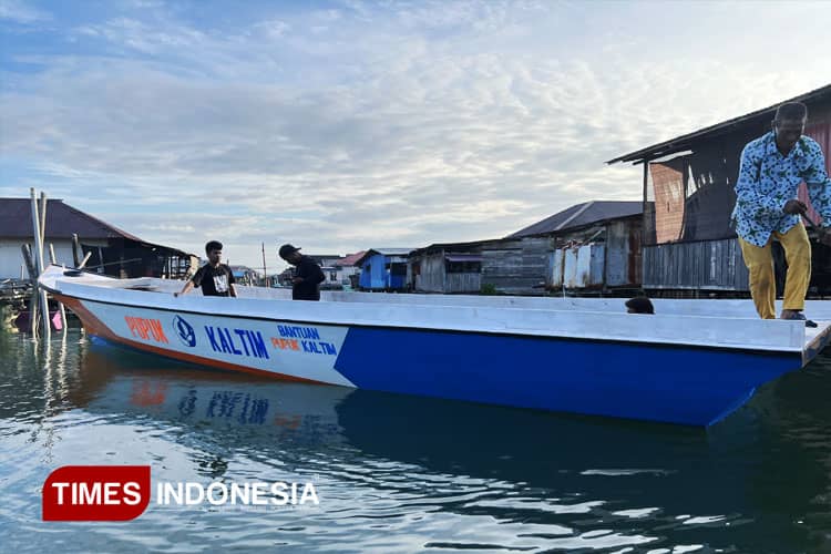 Perkuat Kolaborasi Konservasi Terumbu, Pupuk Kaltim Bantu Kapal Operasional untuk KARAKA