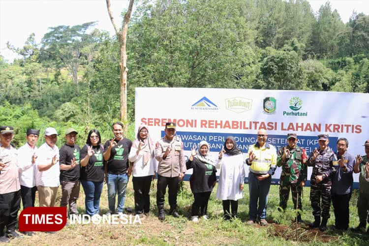 Sinergi Lestarikan Bumi, Kapolresta Banyuwangi Berpartisipasi dalam Aksi Hijau PT BSI