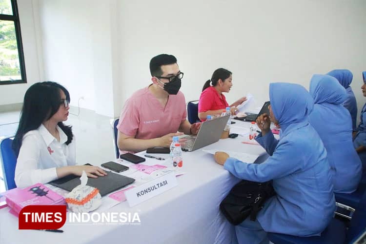 PIA Ardhya Garini Kopasgat TNI AU Gelar Deteksi Dini Kanker Payudara