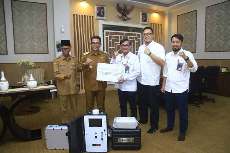 Pemkab Probolinggo Terima Bantuan AQMS Portabel dari PT PLN Nusantara Power UP Paiton