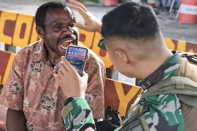 Satgas Yonif 500 Sikatan Gelar Pengobatan Gratis untuk Pendeta di Intan Jaya