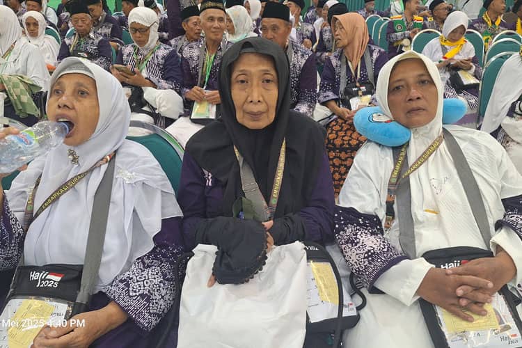 Hajj 2025: Sri Dewi Journey from Pennies to Makkah