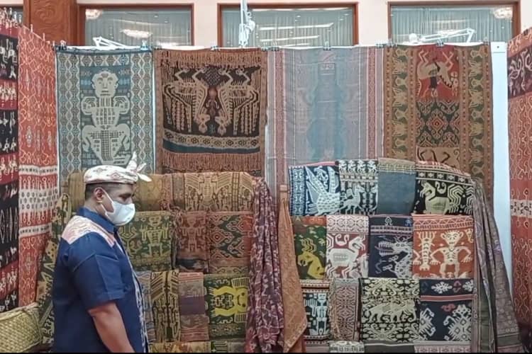 The Symbolic Meaning Behind the Woven Motifs of East Sumba