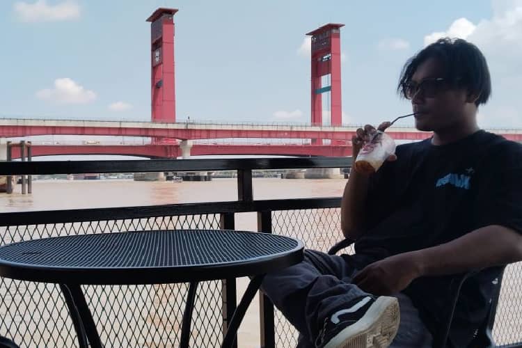 Wisata Kuliner Sambil Menikmati Pesona Sungai Musi di Palembang