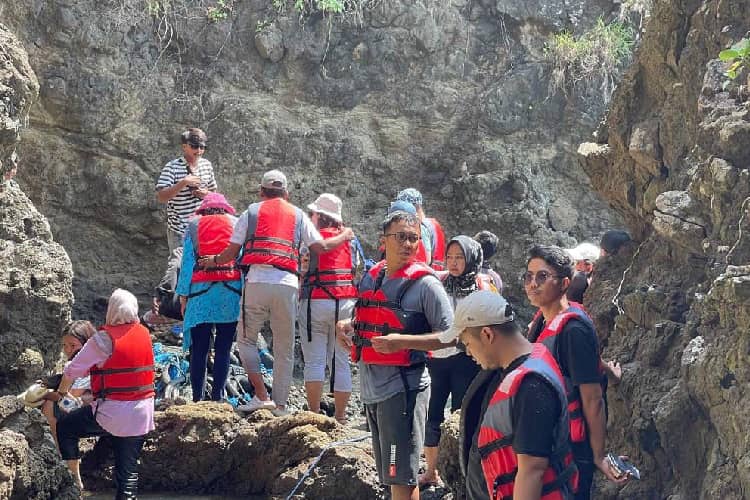 Pulau Bedil, Destinasi Wisata Baru Langsung Pikat Ribuan Wisatawan ke Banyuwangi
