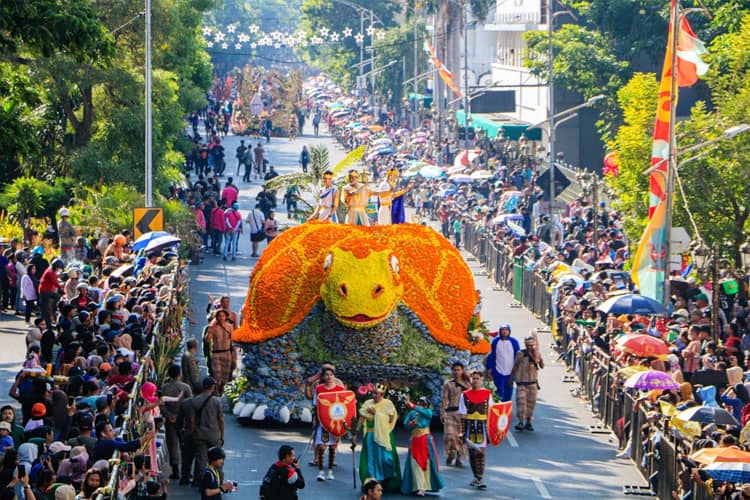 Catat, Ini Rute Baru Perhelatan Parade Surabaya Vaganza 2025