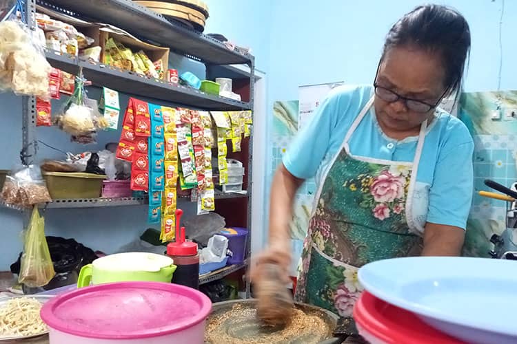 Tahu Telur Bu Nanuk Malang, Pedasnya Bikin Nangis, Gurihnya Bikin Ketagihan