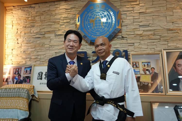 JAM-Intel Kejagung Reda Manthovani Raih Gelar Kehormatan Grand Master dari Markas Taekwondo Dunia