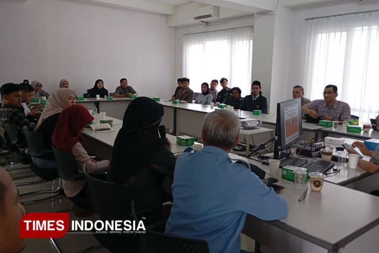 Diskusi Buku, UWG Malang Tekankan Pentingnya Investasi, Inovasi, dan Hilirisasi dalam Pembangunan Desa