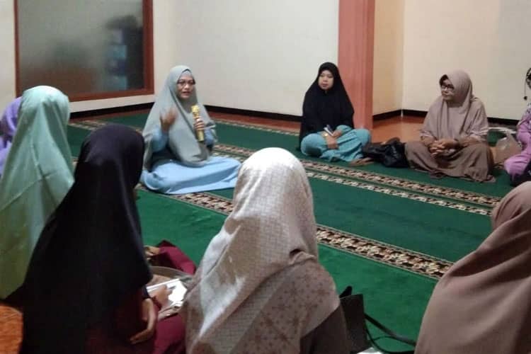 Asah Skill Public Speaking, PC Aisyiyah Ponggok Blitar Perluas Ladang Dakwah Anggotanya