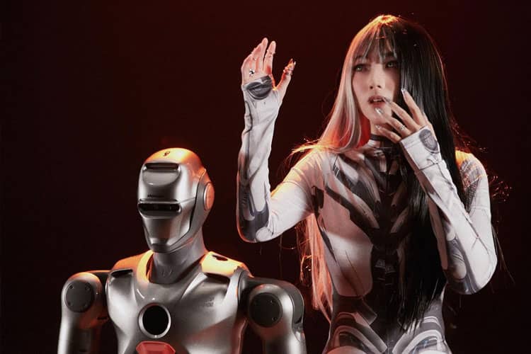 Seharian Bareng Melisa Novianti di China, Naik Mobil Terbang dan Joget dengan Robot