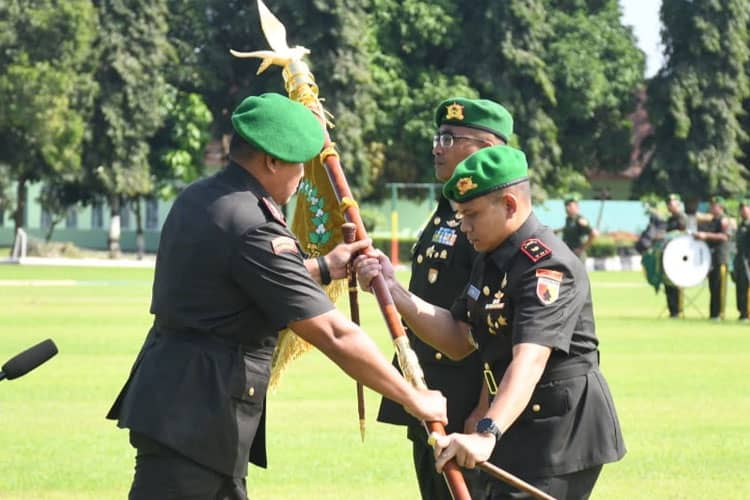 Mayor Amar Supratman Jabat Komandan Yonif 511/DY