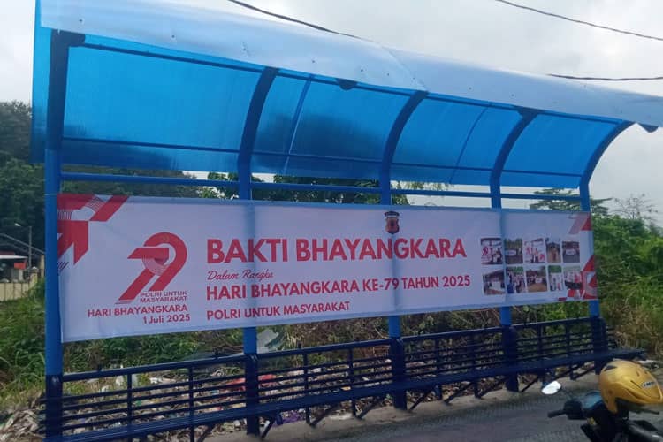 Aksi Nyata Polres Banjar Mengabdi untuk Masyarakat, Renovasi Dua Halte Umum di Bulan Kemerdekaan