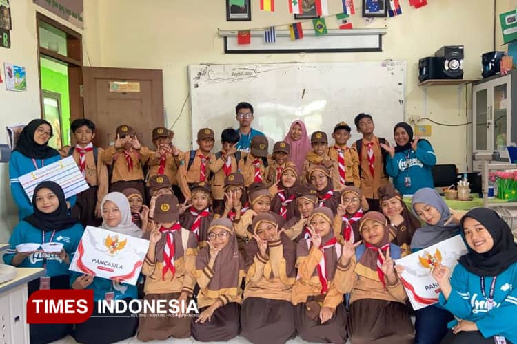 Semarak HUT RI ke-80, Mahasiswa PPLK PGMI UNISMA Meriahkan Perlombaan di MINU Polowijen