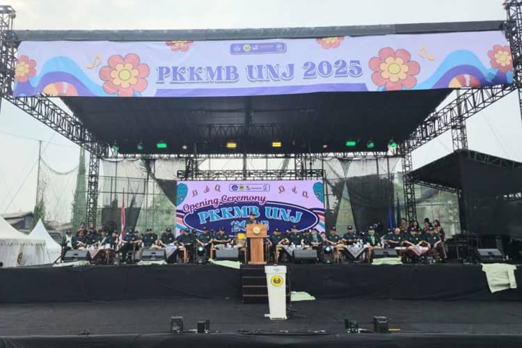 Angkat Tema “Edukasi untuk Bumi Lestari”, 8.992 Mahasiswa Baru Ikuti PKKMB UNJ 2025