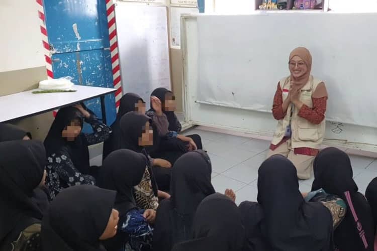 Mahasiswi Unmuh Jember Kenalkan Pandhalungan di Malaysia