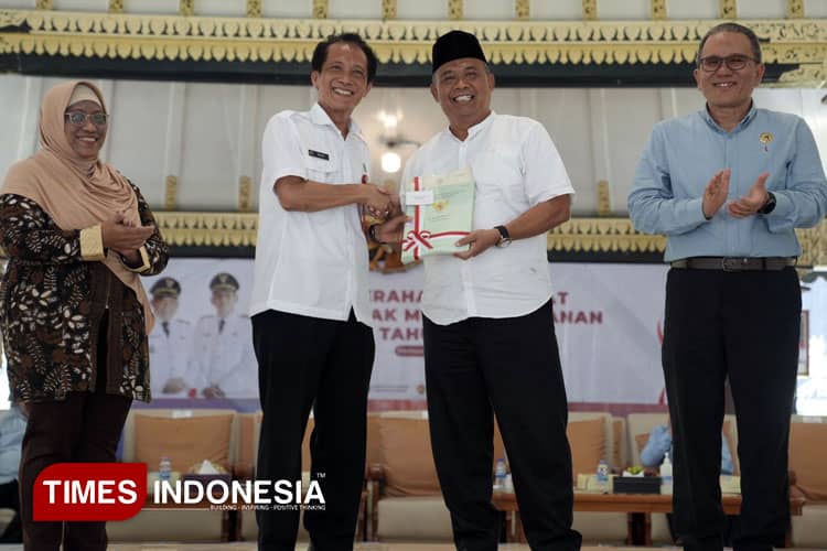 BPN Sleman Serahkan 171 Sertifikat Tanah Kasultanan ke Pemkab Sleman