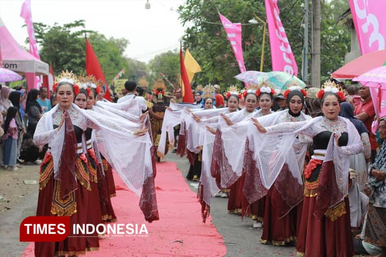Karnaval Desa Sumberdawesari, Tampilkan Kreasi Budaya Kolaborasi Karang Taruna Suryowongso dan KSM-N 31 UNISMA