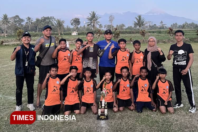 Mahasiswa UNISMA Bangun Sportivitas Lewat Lomba Sepak Bola Antar Sekolah SD/MI