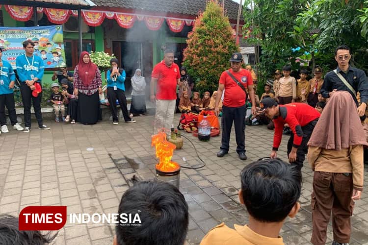 KSM-N UNISMA Tegaskan Nilai Karakter Lewat Program Kerja di MIN Klungkung