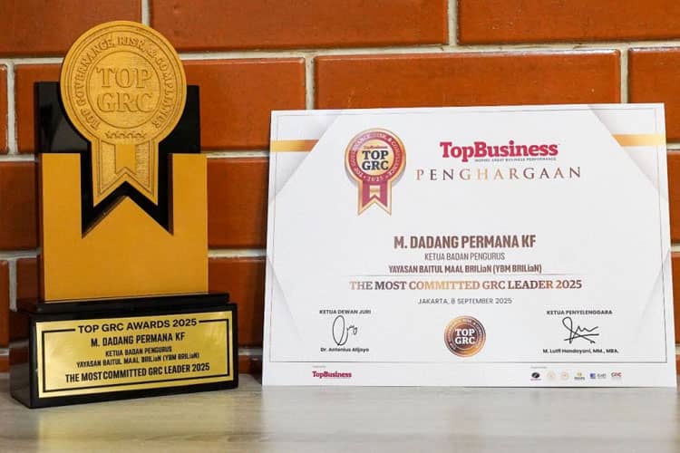 YBM BRILiaN Raih TOP GRC Awards & Penghargaan The Most Committed GRC Leader 2025