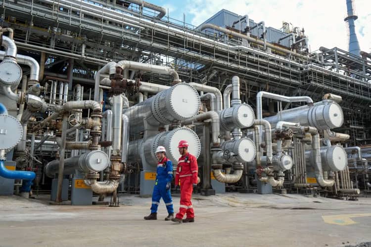 Terbesar di Indonesia, Pertamina Targetkan Kilang Balikpapan Beroperasi November 2025