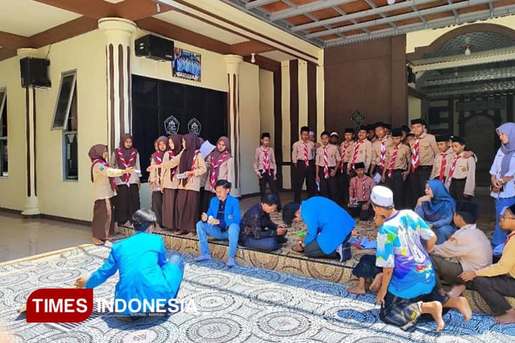 Abdimas Unipma Madiun Realisasikan Panel Surya Menuju Santri Cerdas Era Digital di Ponpes Al Ikhlas Karasan, Magetan