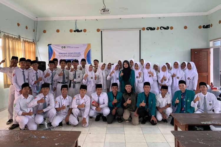 UNISMA Gelar Seminar AI dan Pendidikan di MA Almaarif Singosari