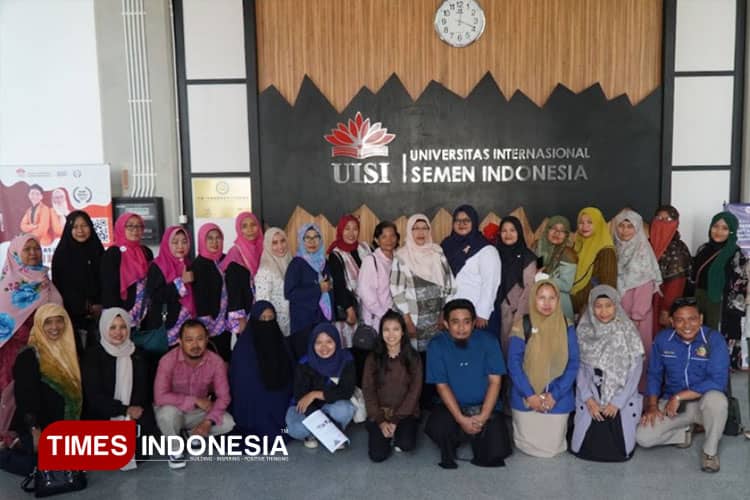 UISI Gresik Dampingi Pelaku Usaha Hitung HPP, Tentukan Harga Jual, dan Kuasai Digital Marketing