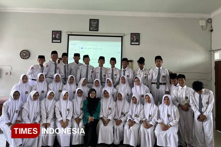 Mahasiswa PPLK FAI UNISMA Hadirkan Pembelajaran Interaktif untuk Siswa MA Al-Maarif Singosari