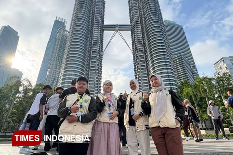 Delegasi MTs Almaarif 01 Singosari Ikuti ASEAN Student Exchange ke Malaysia dan Singapura