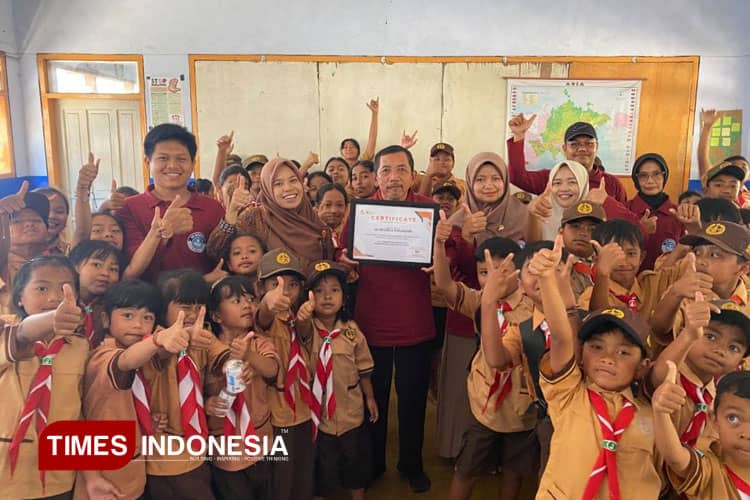 RSU Wajak Husada Teruskan Misi Edukasi ke Sekolah-Sekolah di Lereng Semeru