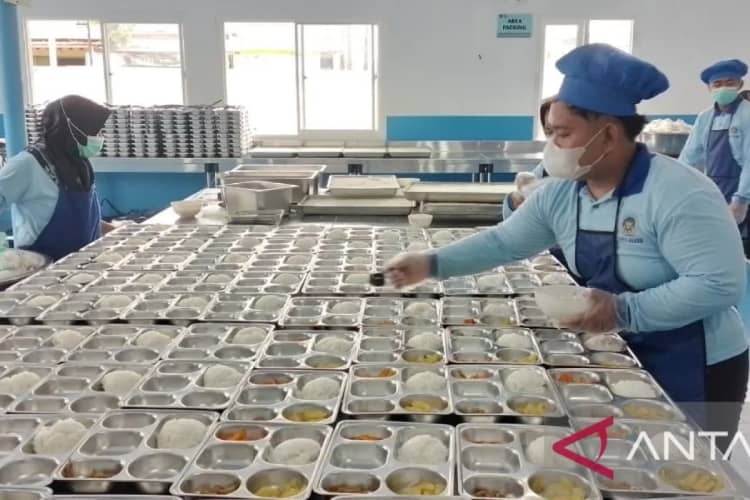 Dapur MBG Polres Blora Layani 2.515 Siswa, Siapkan 2.500 Porsi Makanan Bergizi Setiap Hari