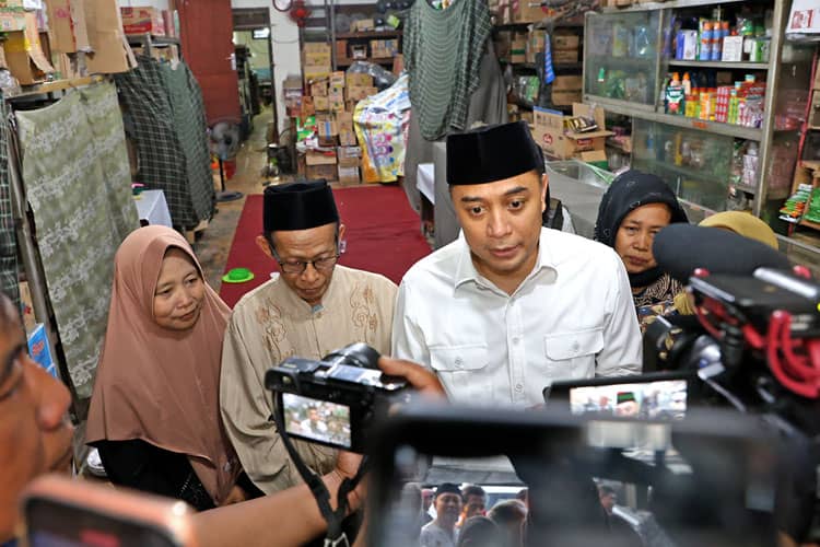 Pemkot Surabaya Beri Bantuan Tangan Palsu untuk Korban Selamat Ponpes Al Khoziny