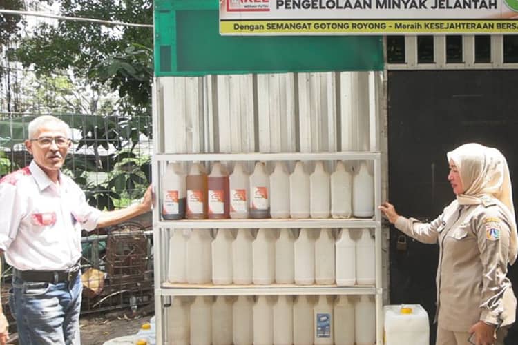 Koperasi Merah Putih Pulo Tampung Minyak Jelantah dari Warga