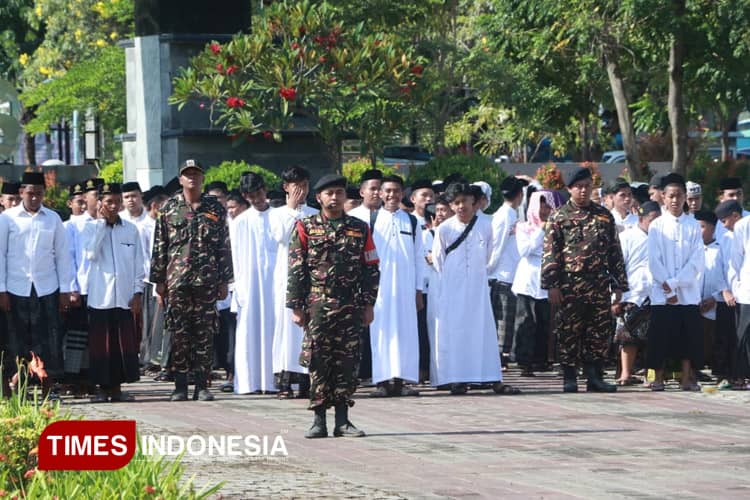 HSN 2025, Ribuan Santri di Probolinggo Dapat Bantuan Uang Tunai hingga Beasiswa
