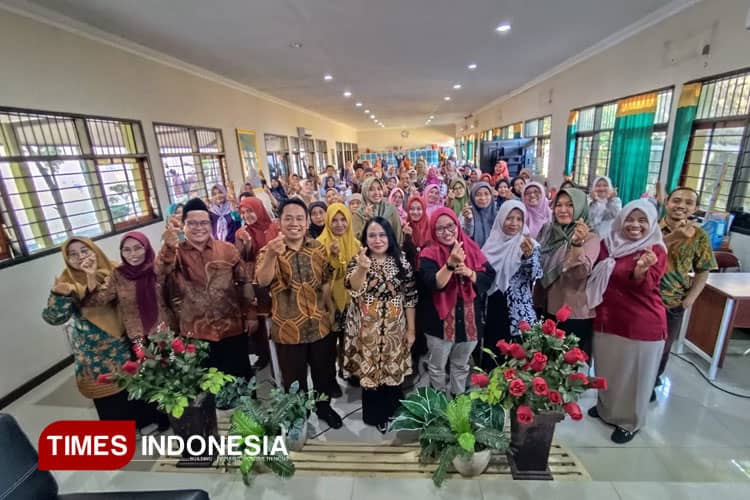 Antusiasme Ratusan Guru SMK 'Habibie' Mojokerto Membangun Jejak Digital Positif