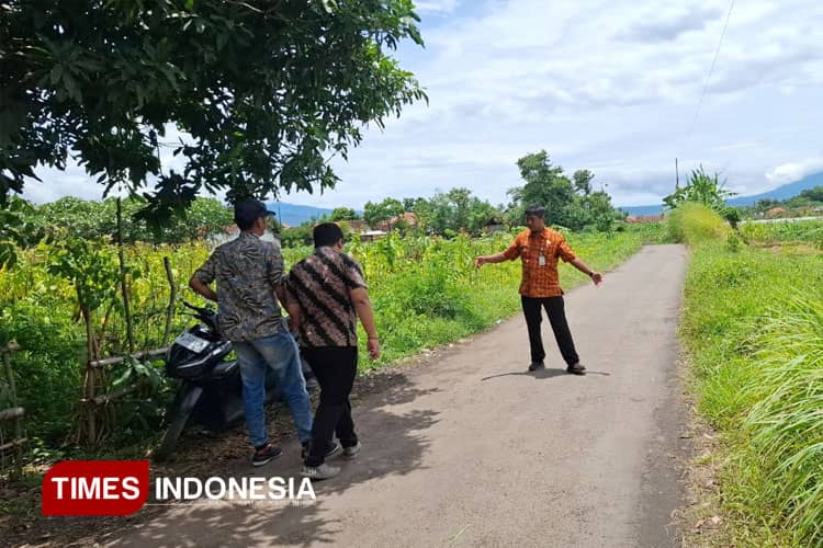 Jaga Mobilitas Warga, Desa Ketompen Probolinggo Fokus Perawatan Jalan dan RTLH