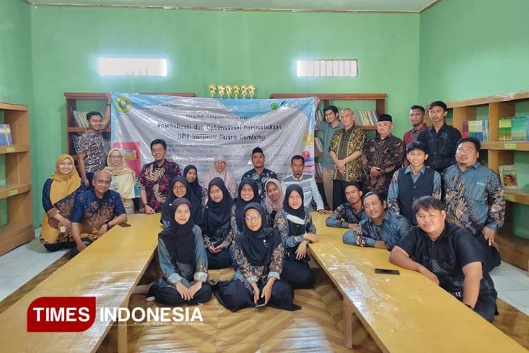 Dosen Prodi PTB FT UNJ Revitalisasi Perpustakaan SMK Yapinuh Jadi Ruang Belajar Nyaman dan Fungsional