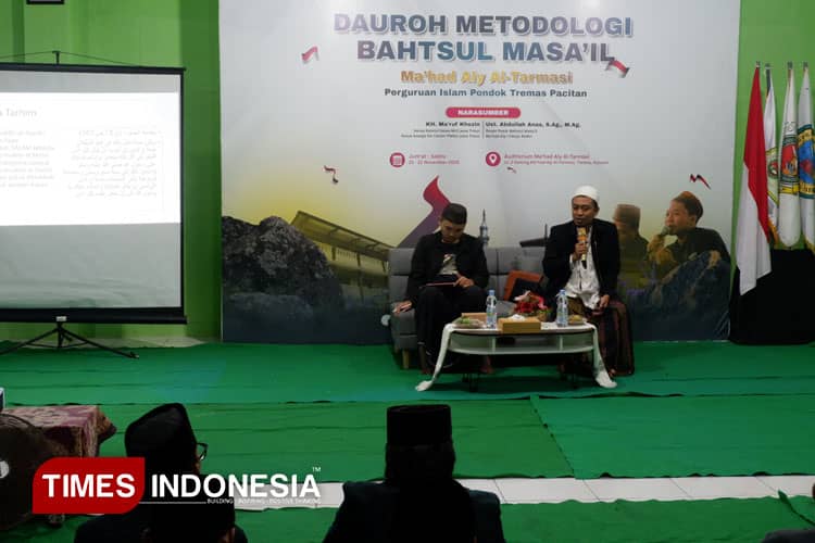 Hadirkan KH Ma’ruf Khozin, Ma’had Aly Al-Tarmasi Pacitan Perkuat Metodologi Bahtsul Masail