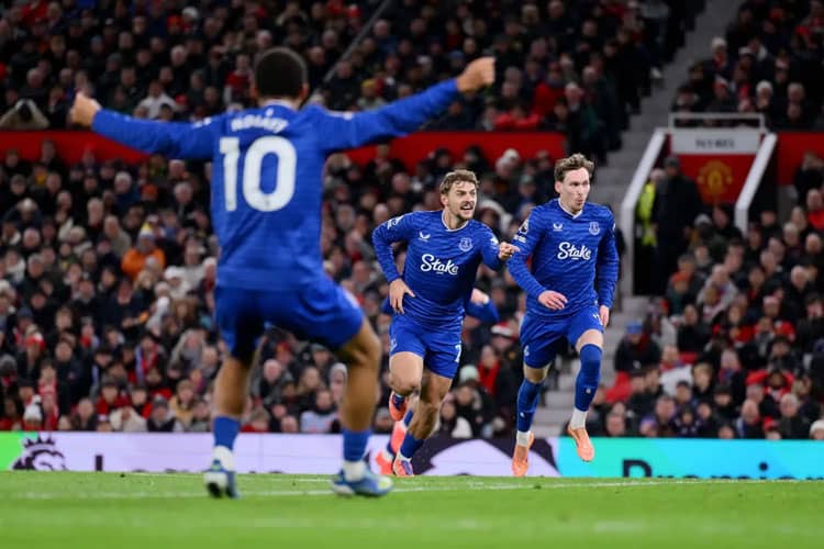 Everton Tundukkan Manchester United 1-0, Laga Diwarnai Kartu Merah Gegara Menampar Rekan Sendiri