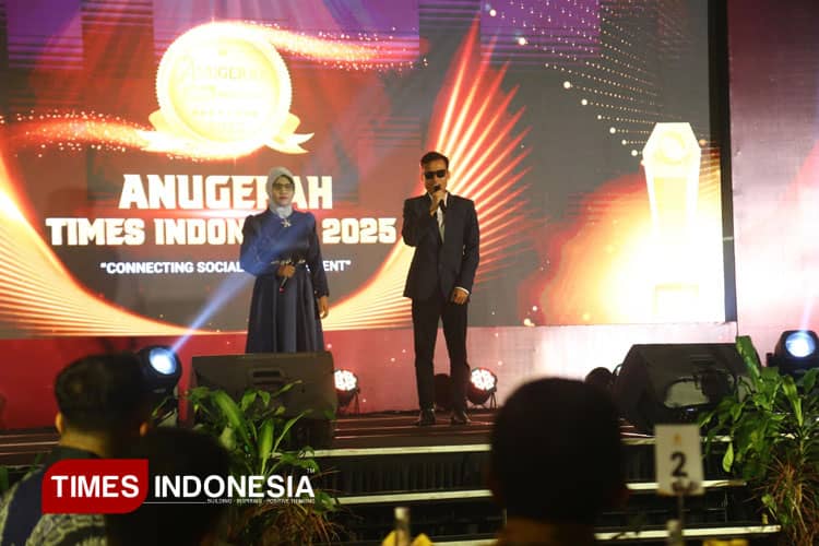 Putri dan Dias dari Yayasan Anak Bangsa Hangatkan Panggung ATI 2025 Lewat Lagu “Mangu”