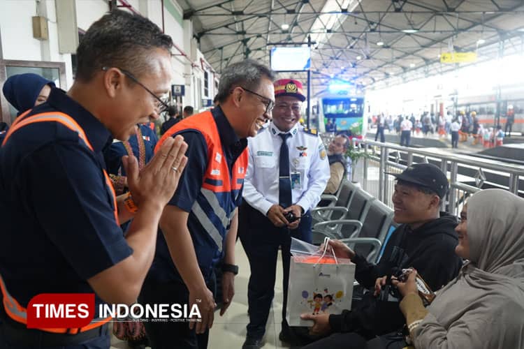 Fokus Awasi Titik Rawan, Direksi  PT KAI Cek Kesiapan Angkutan Nataru di Wilayah Daop 7 Madiun
