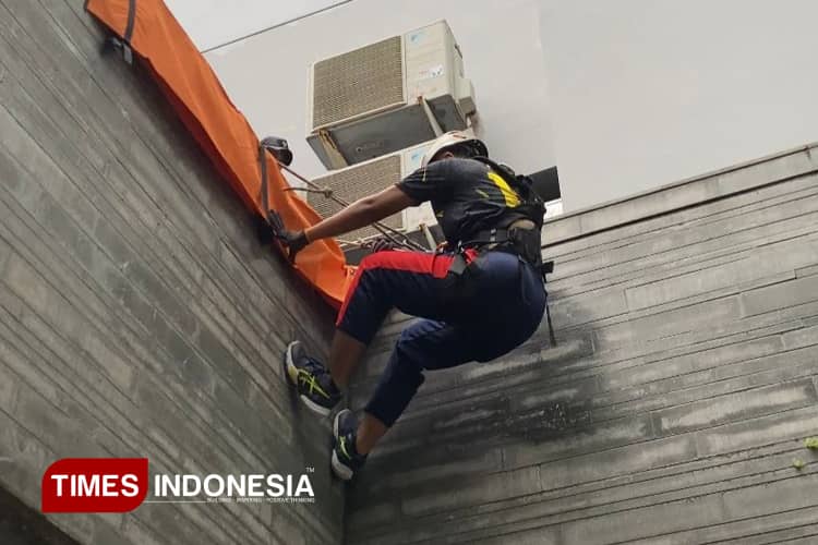 Perkuat Respons Darurat, Kokoon Hotel Banyuwangi Gandeng Basarnas Gelar Pelatihan Pertolongan Vertikal