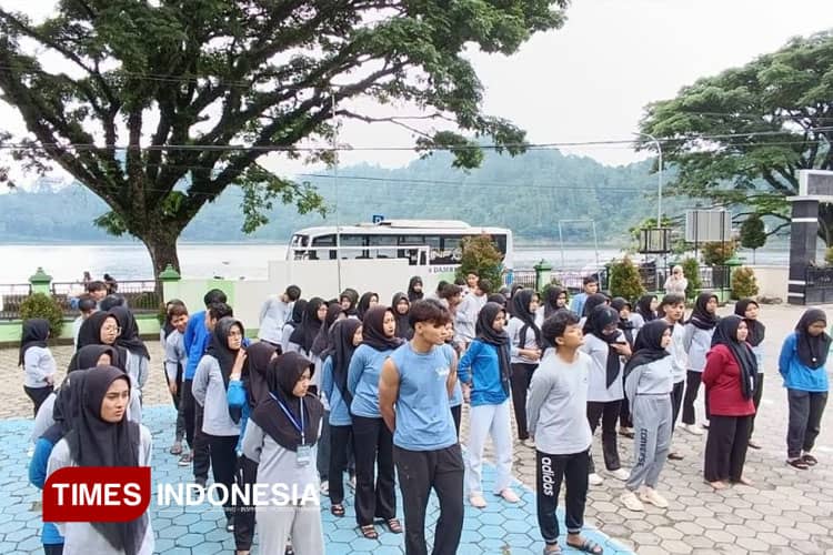 Asah Jiwa Kepemimpinan, Mahasiswa Akafarma Sunan Giri Ponorogo Ikuti LDK