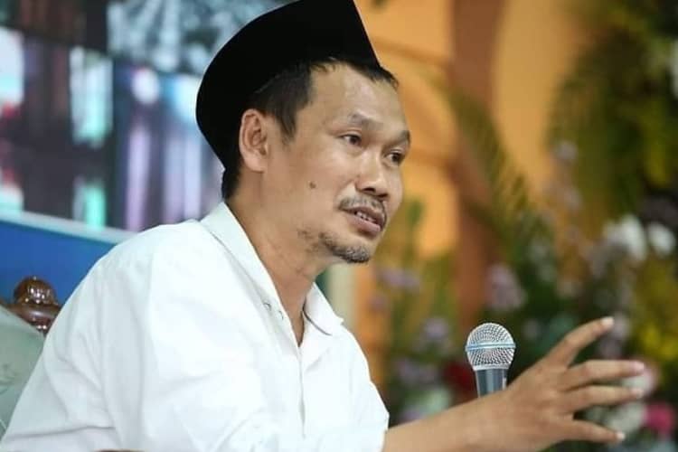 Gus Baha, Sosok Ulama Sederhana dengan Kedalaman Ilmu yang Menyejukkan