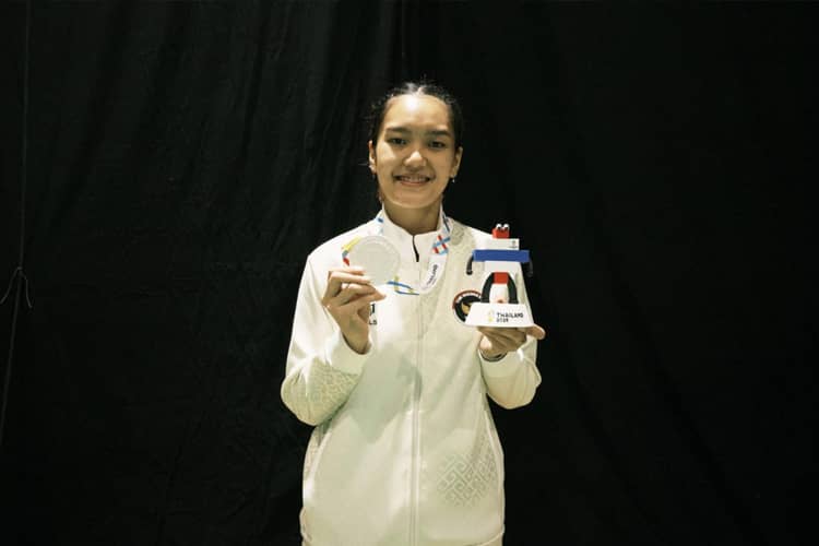 Atlet Bulutangkis Majalengka Persembahkan Medali Perak SEA Games 2025