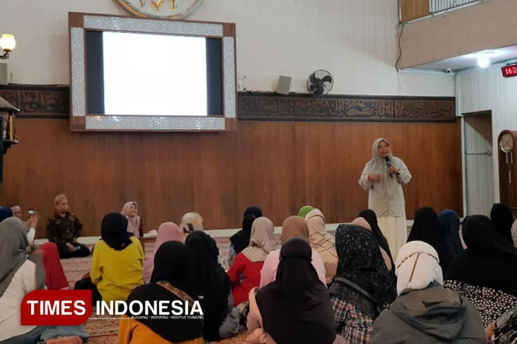 STIE Malangkucecwara Ambil Peran Untuk Masyarakat Miliki Ketahanan Keluarga